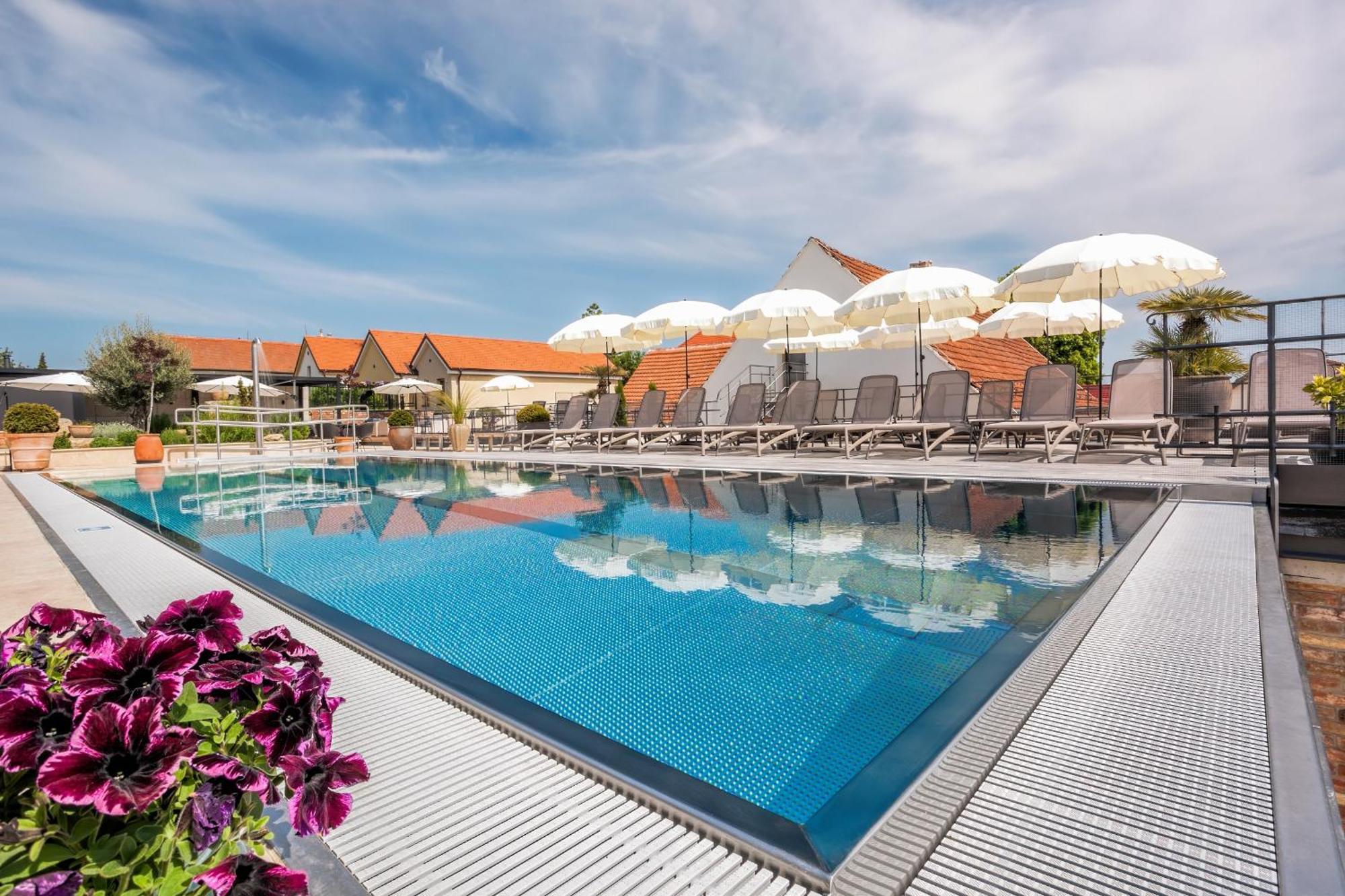 Resort Valtberg Valtice Bagian luar foto